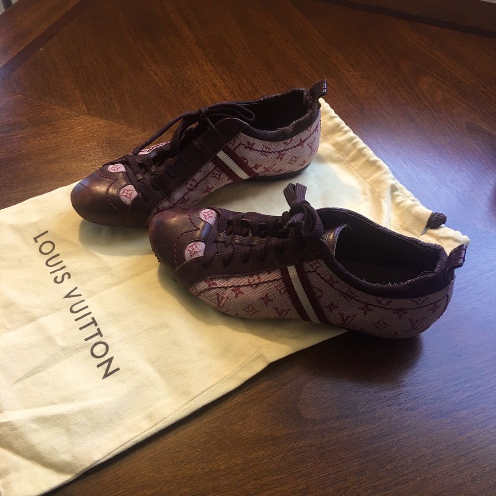 Authentic Louis Vuitton sneakers size 37.5
